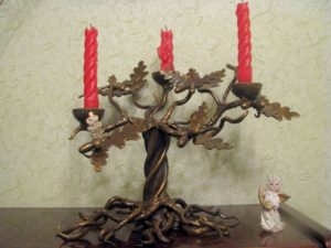 Фотография товара Кованый подсвечник в виде дубового дерева на 3 свечи
