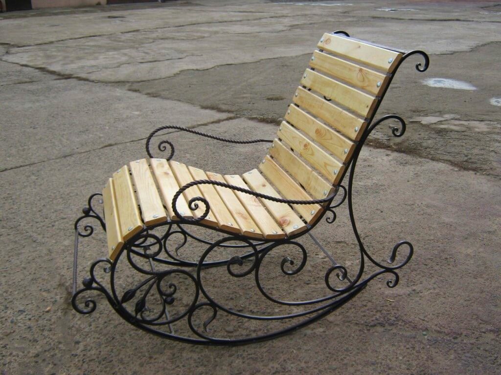 Фотография товара Кованое кресло качалка из прутка