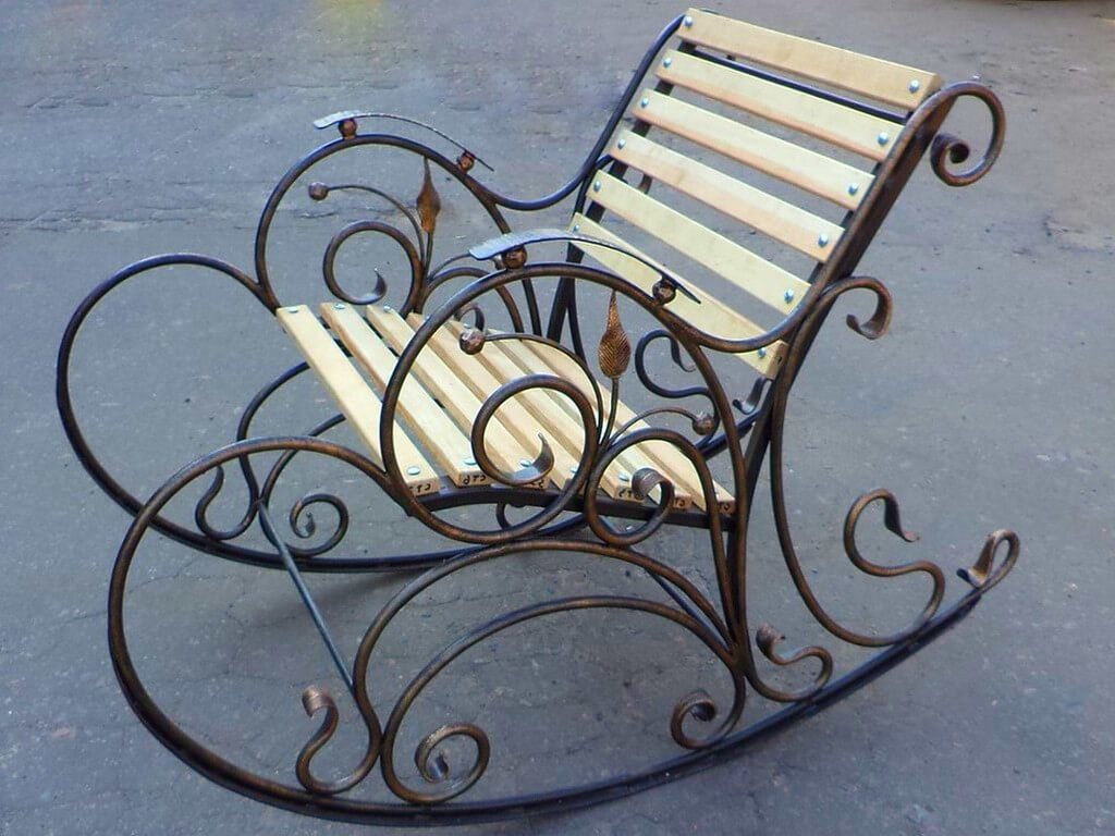 Фотография товара Широкое кованое кресло качалка
