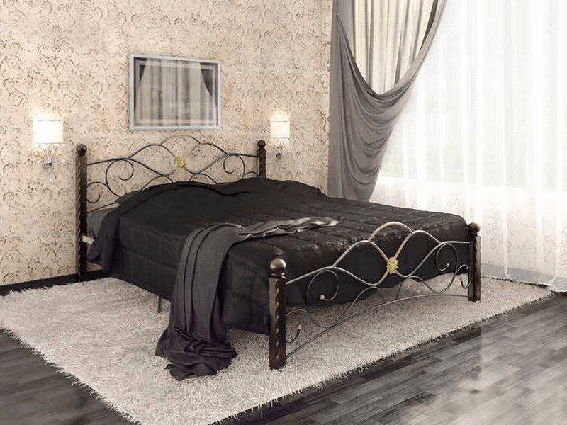 Фотография товара Кованая двуспальная кровать с витыми столбами