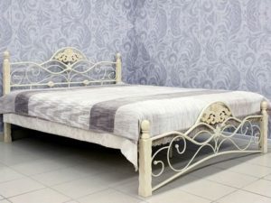 Фотография товара Кованая двуспальная кровать со звездой и узорами