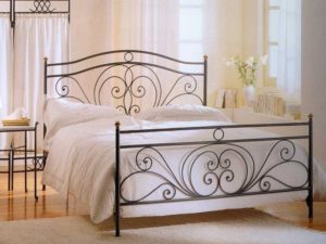 Фотография товара Кованая двуспальная кровать с узорами