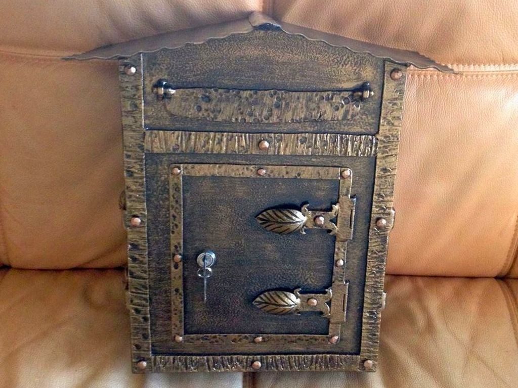 Фотография товара Кованый почтовый ящик для частного дома