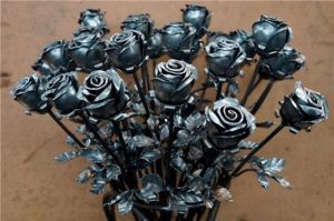 Фотография товара Большой букет кованых роз (21 штука)