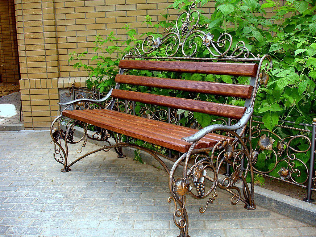Фотография товара Кованая скамейка с виноградной лозой