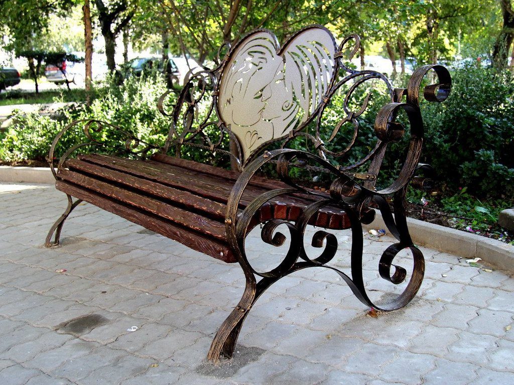 Фотография товара Кованая парковая скамейка для влюбленных