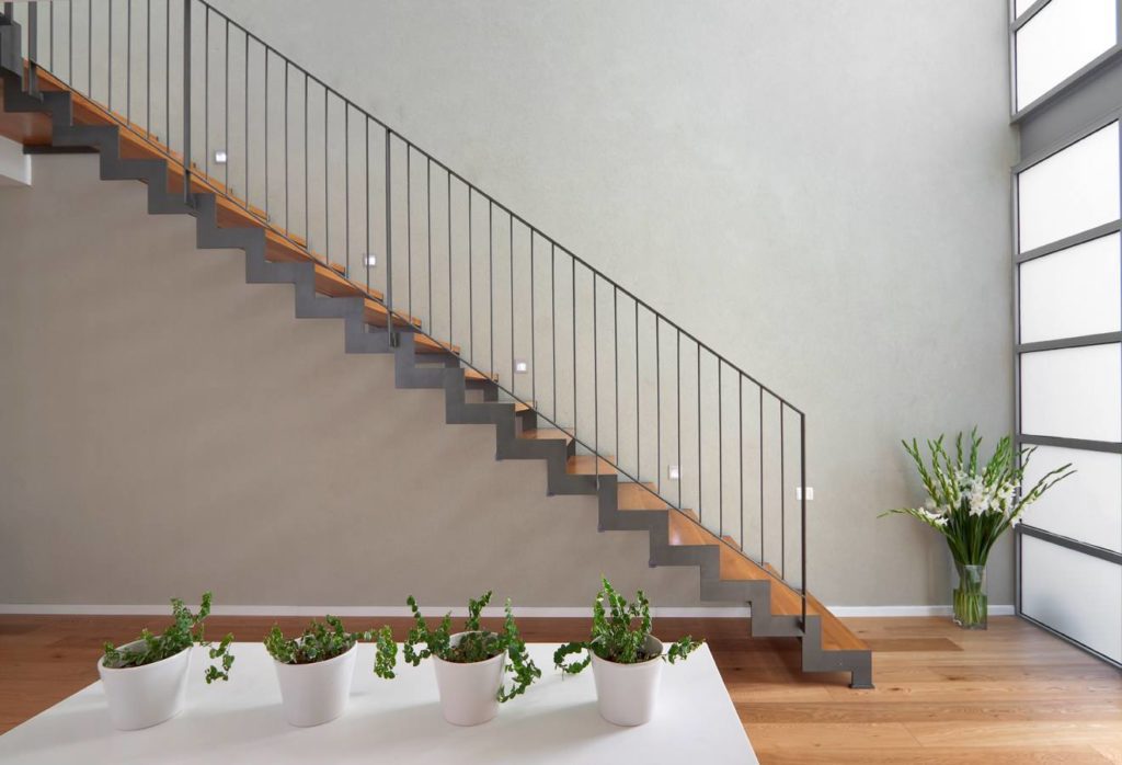 Фотография товара Ограждение для лестниц в доме из металла в сером цвете
