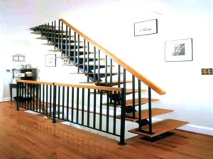 Фотография товара Ограждение для лестниц в доме №11 с деревянными перилами
