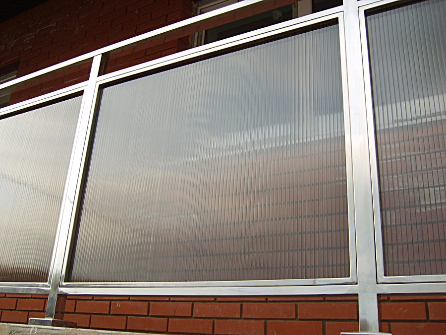 Фотография товара Металлическое ограждение для балкона со вставкой поликарбоната