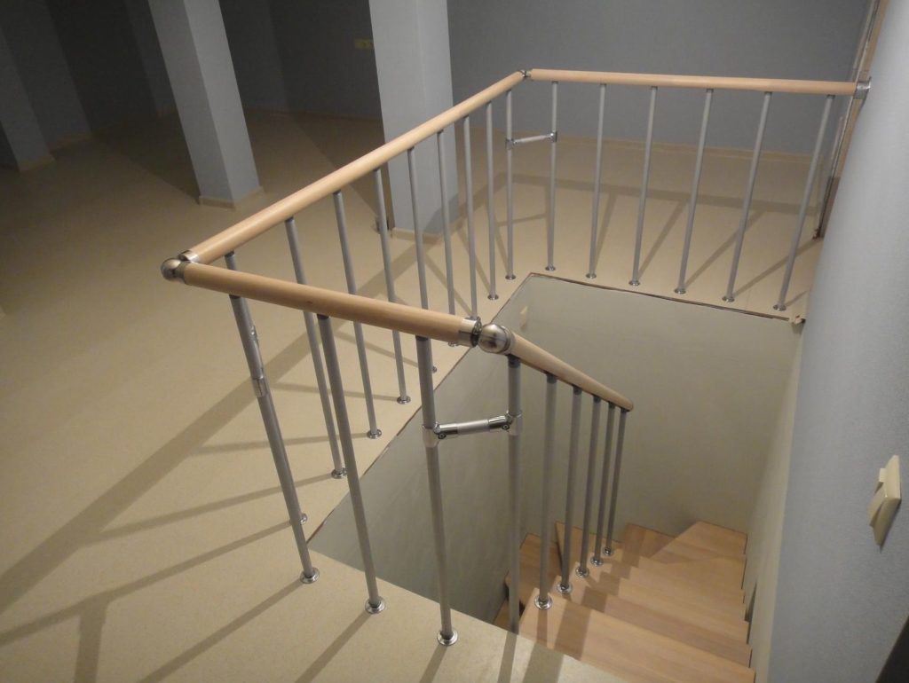Фотография товара Ограждение металлическое для лестниц на втором этаже №3