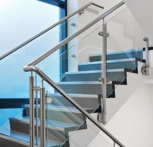 Фотография товара Ограждение для маршевых лестниц из нержавеющей стали и стекла