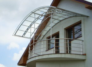 Фотография товара Козырек над балконом из поликарбоната и металла  №8