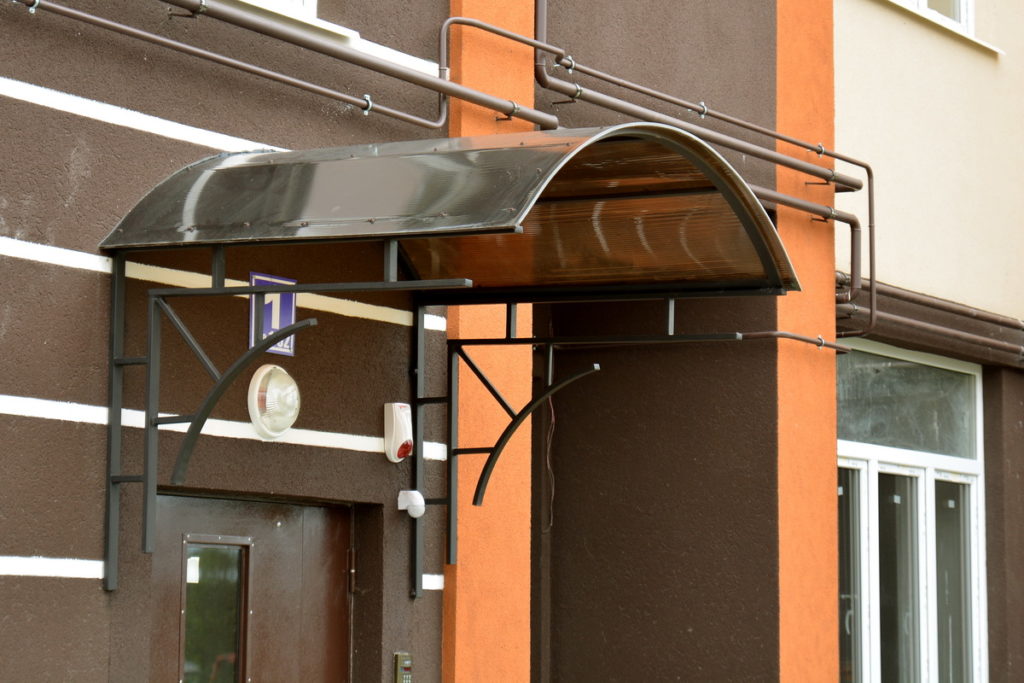 Фотография товара Козырек подъездный с покрытием поликарбоната №18