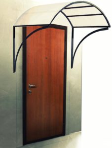 Фотография товара Козырек металлический с покрытием поликарбоната над  дверью №34