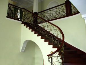 Фотография товара Кованые перила для лестницы на второй этаж частного дома №62