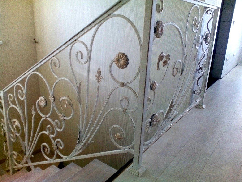 Фотография товара Кованые белые перила для лестницы №91