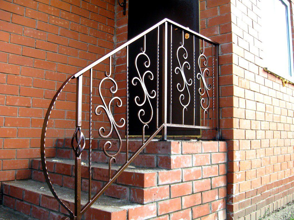 Фотография товара Кованые перила для входной лестницы в котельную, частный дом