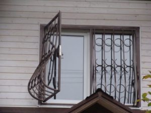 Фотография товара Решетка на окно №2 распашная