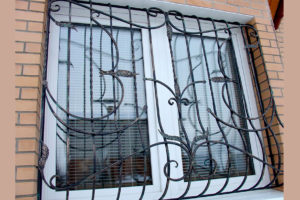 Фотография товара Решетка дутая на окно с лепестками