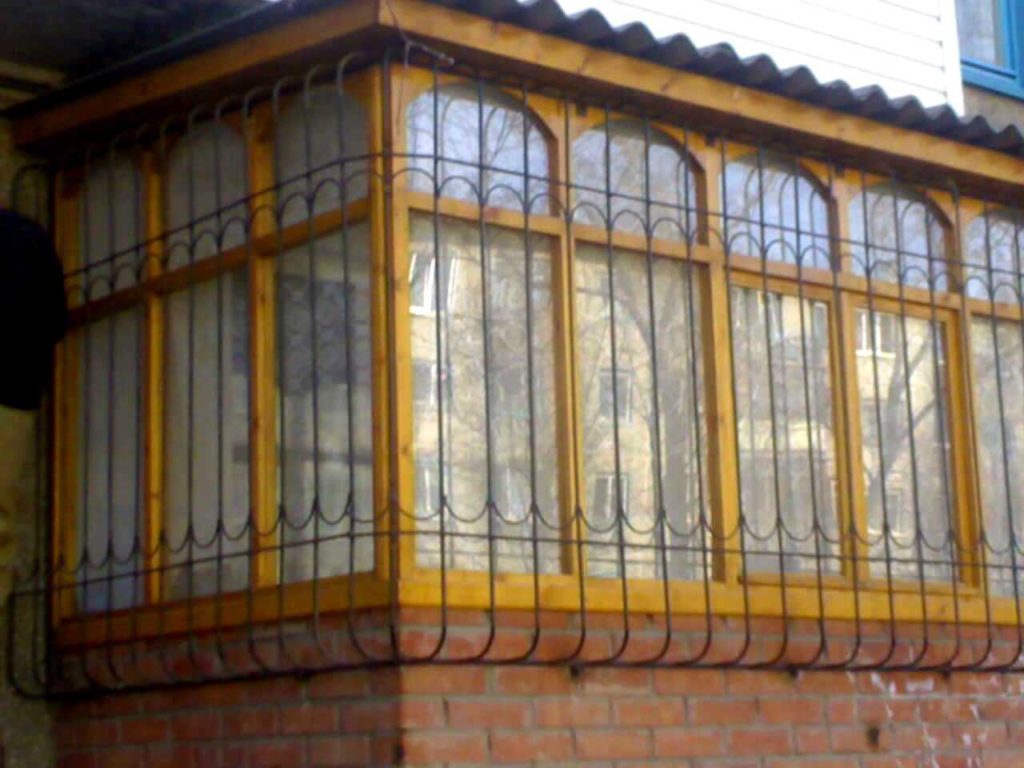 Фотография товара Металлическая решетка на окно волна №4