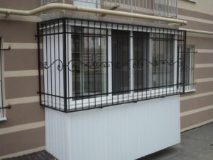 Фотография товара Решетка балконная стандарт со вставкой
