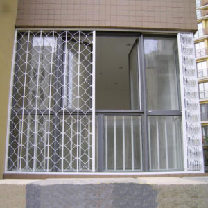 Фотография товара Металлическая решетка на балкон раздвижная