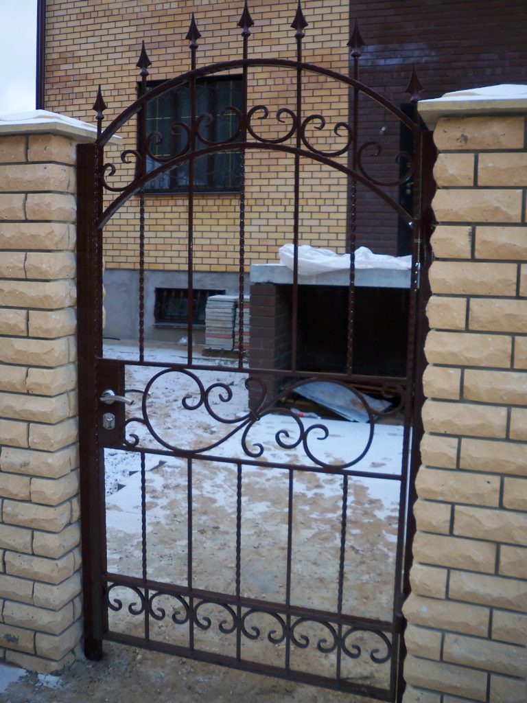 Фотография товара Кованая калитка для входа в частный дом №2