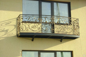 Фотография товара Кованый балкон с красивым узором