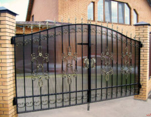 Фотография товара Кованые ворота из поликарбоната для дома