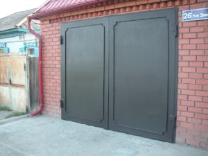 Фотография товара Распашные металлические ворота для гаража
