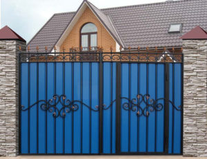 Фотография товара Металлические распашные ворота из профнастила синий цвет