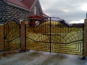 Фотография товара Красивые металлические ворота из поликарбоната для дома