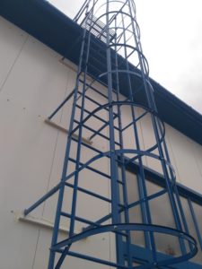 Фотография товара Металлическая пожарная лестница в синем цвете