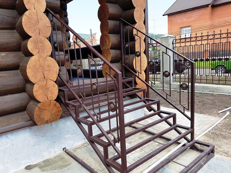 Фотография товара Каркас входной лестницы в дачный дом из металла
