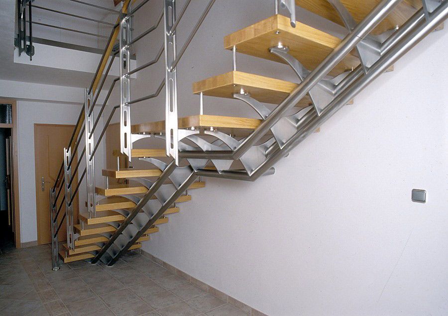 Фотография товара Лестница на монокосоуре в доме
