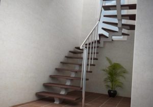 Фотография товара Металлическая лестница с нержавеющими перилами