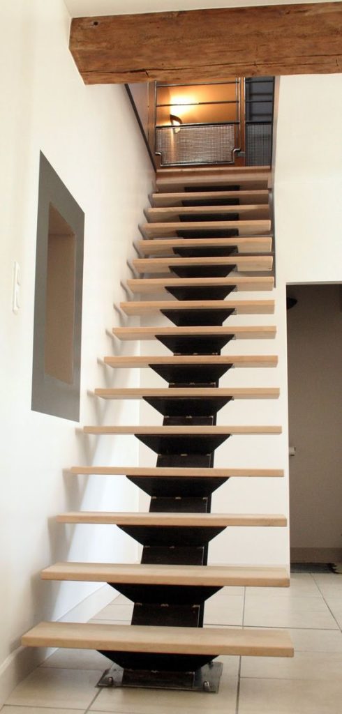 Фотография товара Лестница на монокосоуре из металла