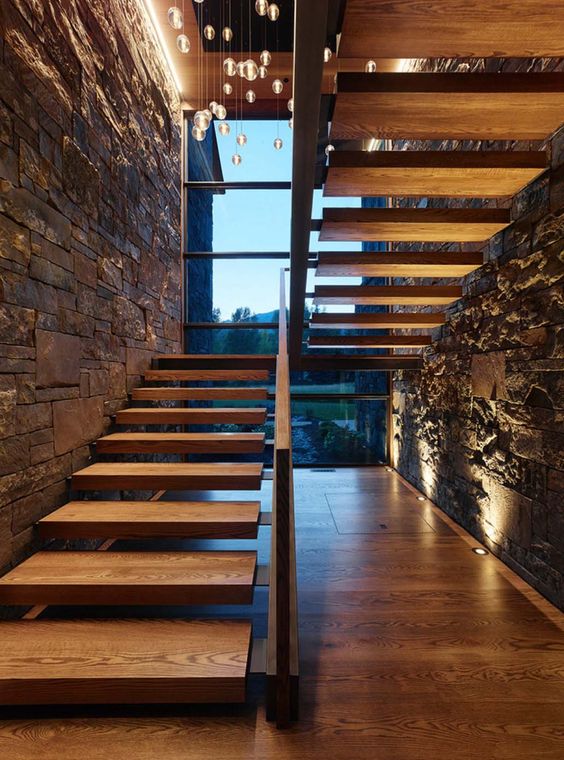 Фотография товара Стильная лестница из металла и дерева для частного дома